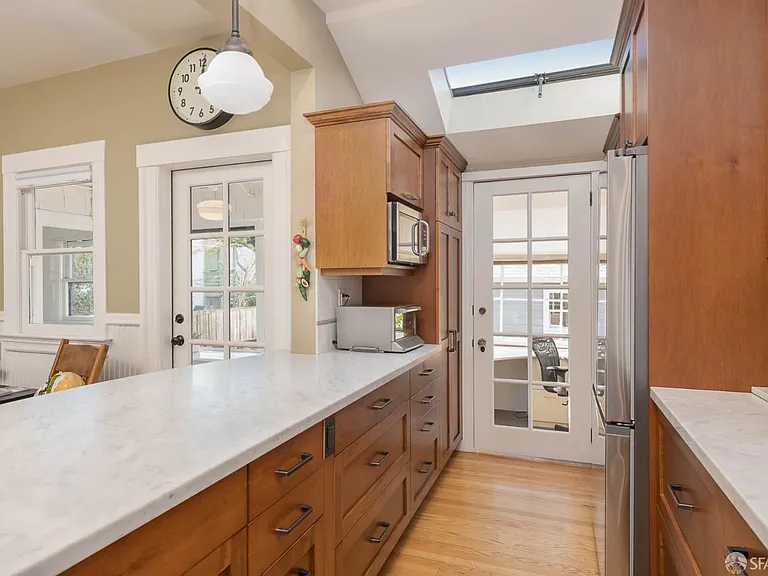 857 Laurel St — Photo 19