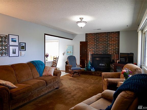 3rd image of 4431 Wenatchee Dr NE