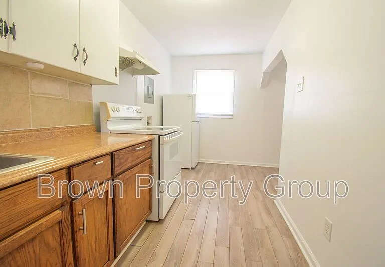 714 Eva Cir — Photo 3