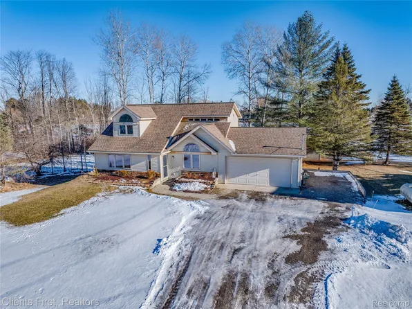 4663 Elm Dr, West Branch, MI 48661