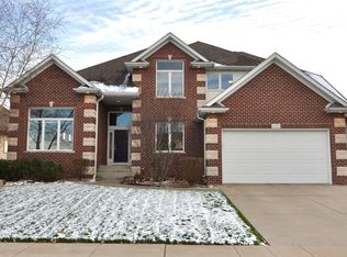 220 Northgate Dr, Sycamore, IL 60178