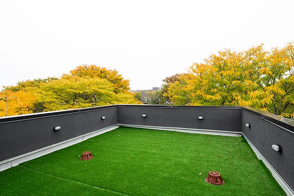 Rented by The InHouse Group | media 19