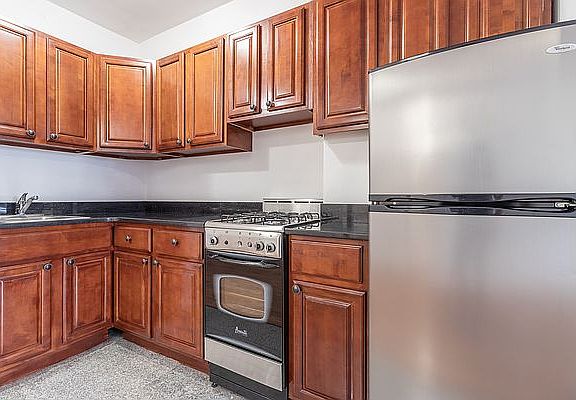 2nd image of 11 E 88th St APT 3B