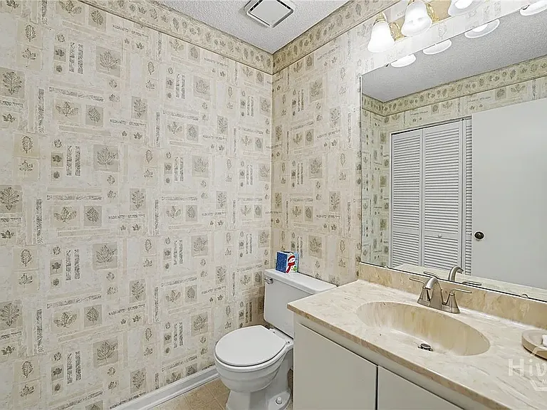 102 Hidden Lake Ct — Photo 7