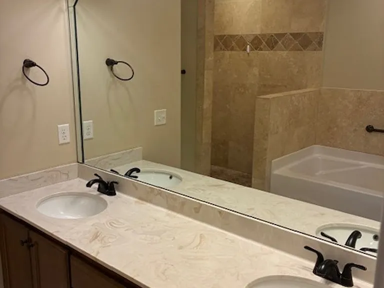 102 Miller Ct — Photo 30