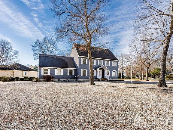 3rd image of 702 Radcliffe Rd