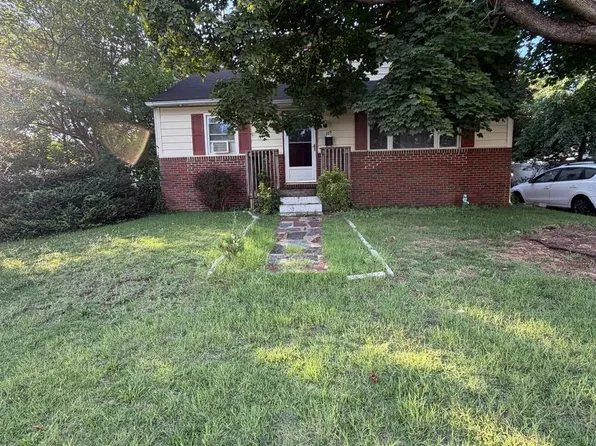 105 Fairfax Dr, Cinnaminson, NJ 08077