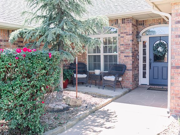 3rd image of 502 Cougar Ln