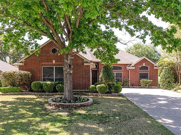 2nd image of 829 Tealwood Cir