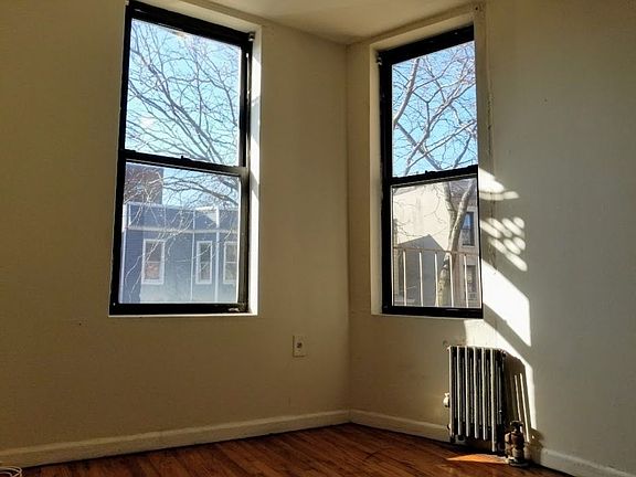 5th image of 4139 52nd St APT 6