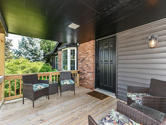 4th image of 301 Creekwood Dr