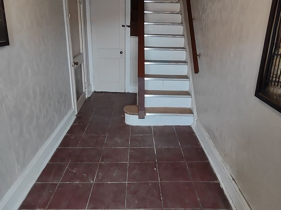 Stairway to apartment