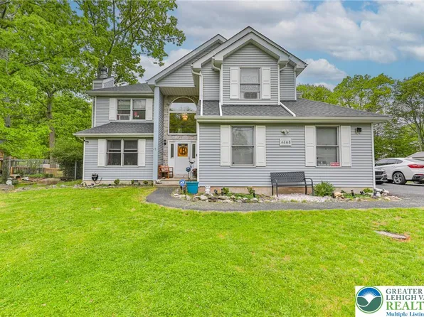 4608 Pine Ridge Dr W, Bushkill, PA 18324
