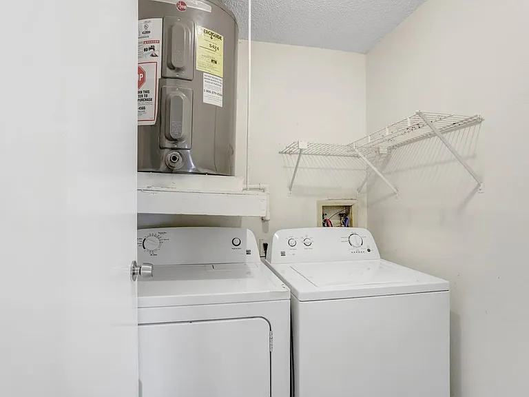 134 Sycamore Ln #F — Photo 18