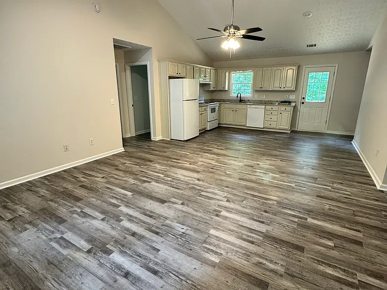 39 Royal Oaks Ln — Photo 3