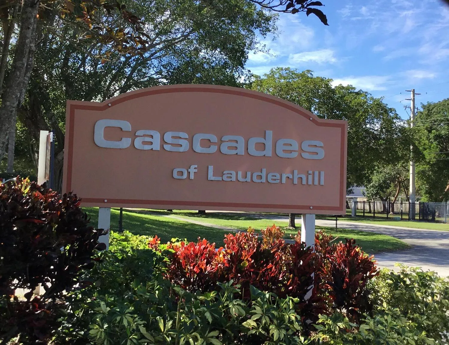 2 bed, 2.0 bath, 1041 sqft, $2,100 — Photo 1