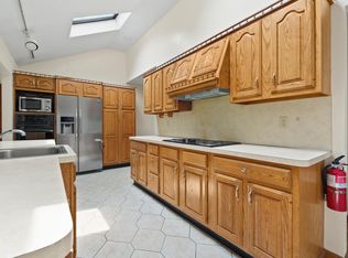 345 Holbrook Rd, Ronkonkoma, NY 11779