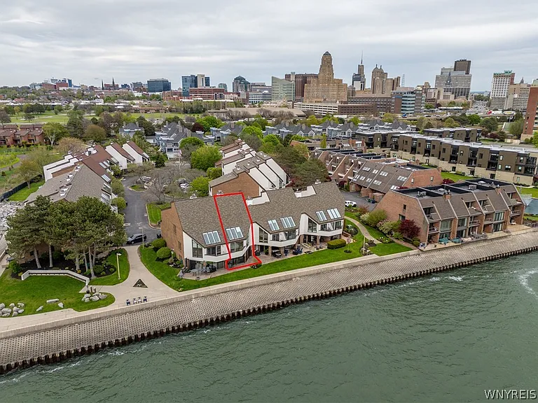 36 Harbour Pointe Cmn — Photo 27