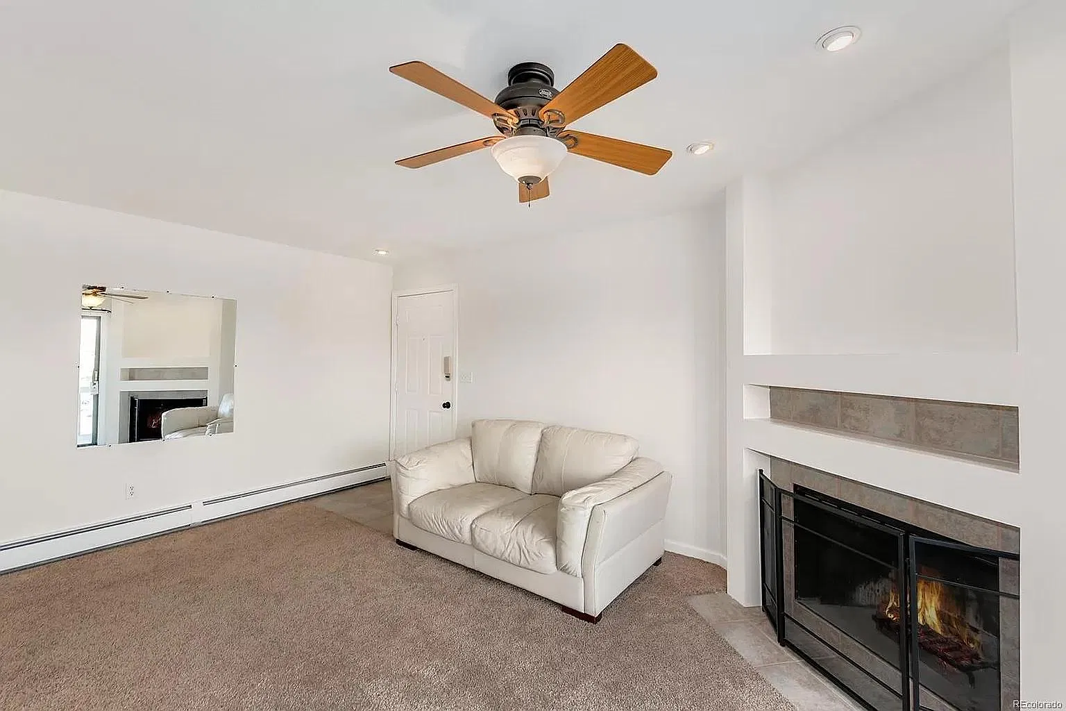 2 bed, 888 sqft, $1,800 — Photo 2