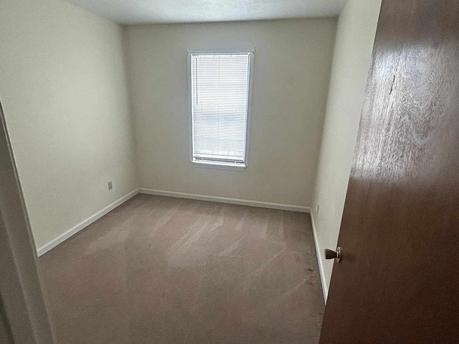 720 E Lincoln Trail - Unit 7 — Photo 3