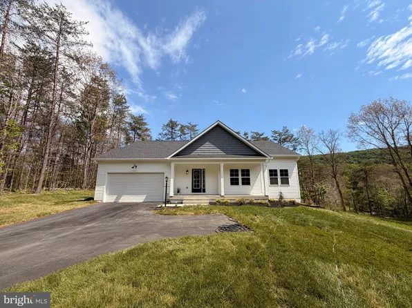 230 Tranquil Wood Ln, Winchester, VA 22602