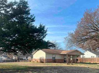 802 S 11th St, Ponca City, OK 74601