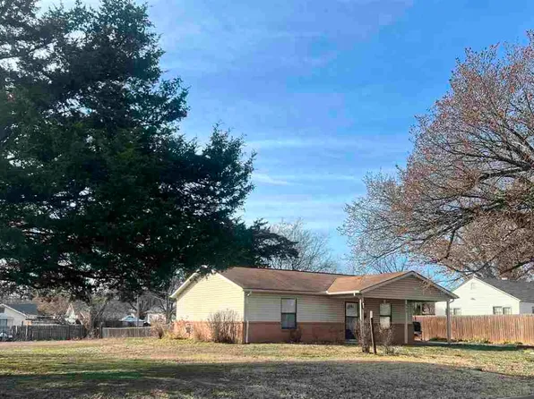 802 S 11th St, Ponca City, OK 74601