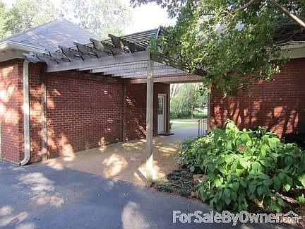 5th image of 24 Summerfield Dr