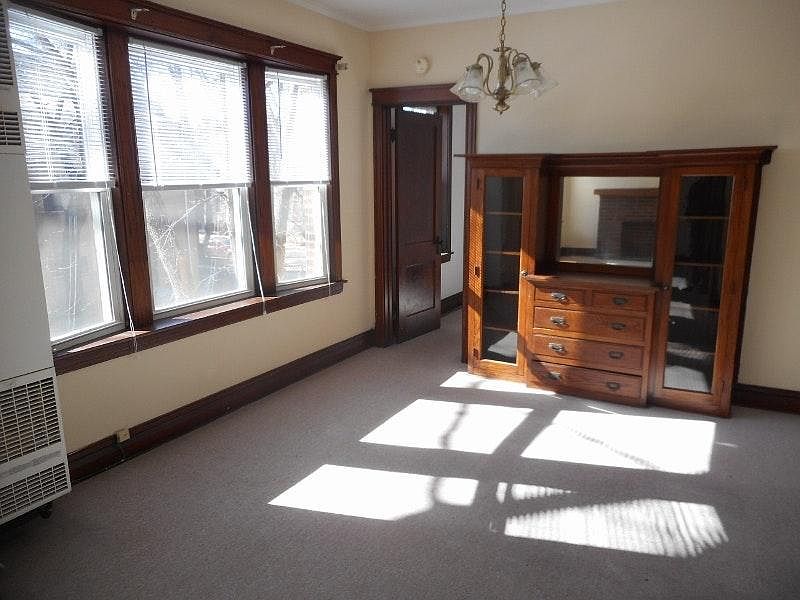 1st image of 1648 W Summerdale Ave #2W