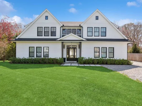 14 Oak Grove Rd, Southampton, NY 11968