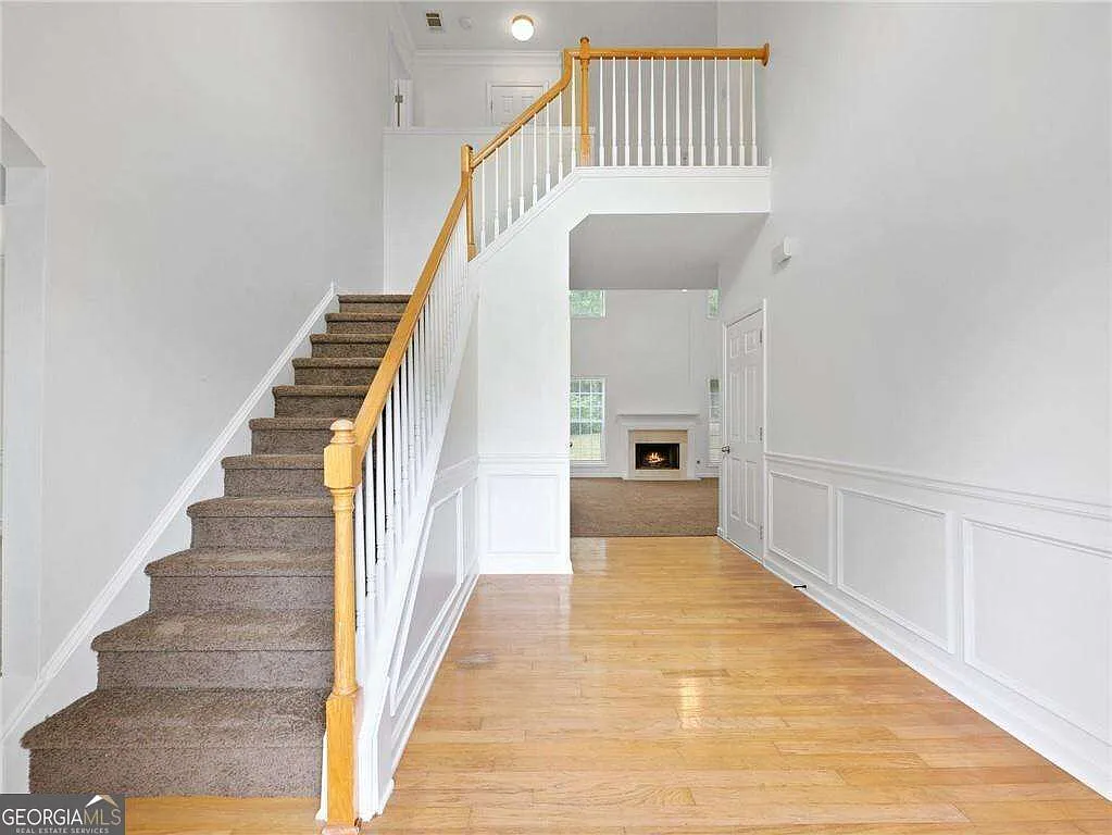 5 bed, 3.0 bath, $2,500 — Photo 2