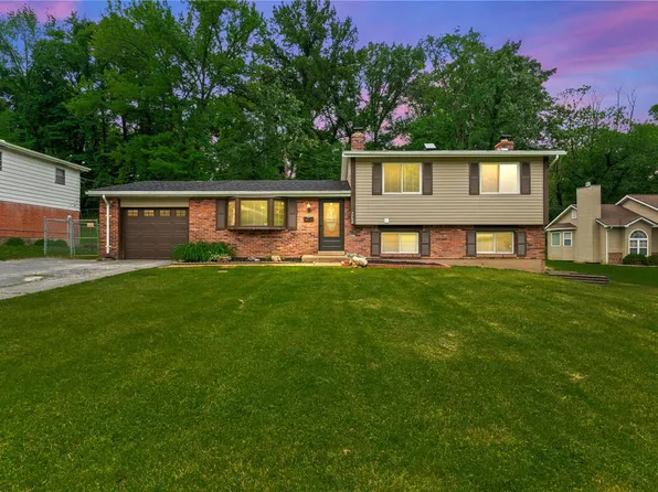 7752 Wooddale Ln, Saint Louis, MO 63121