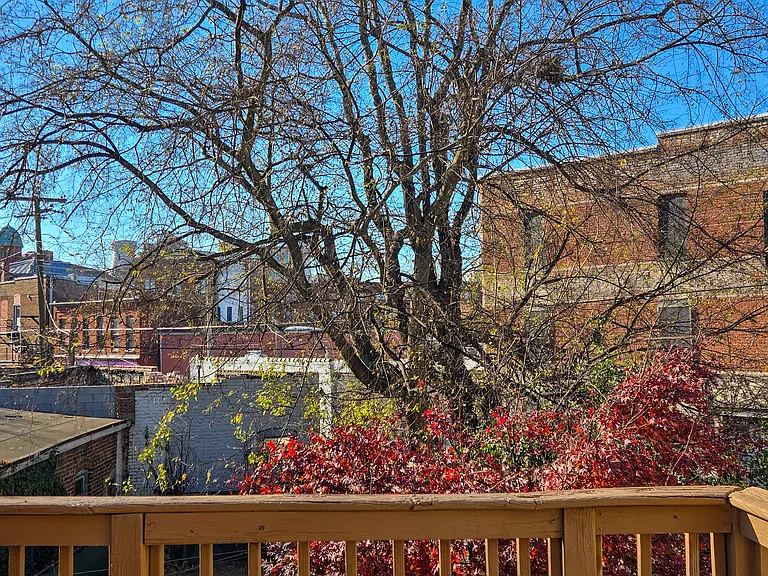 209 W Clay St — Photo 37