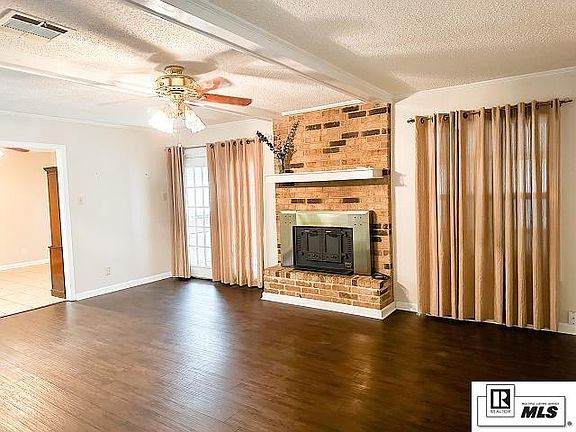 4th image of 213 Sussex Dr
