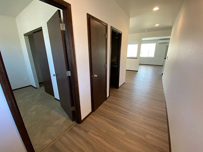 2108 W Sunnyview Ln — Photo 13