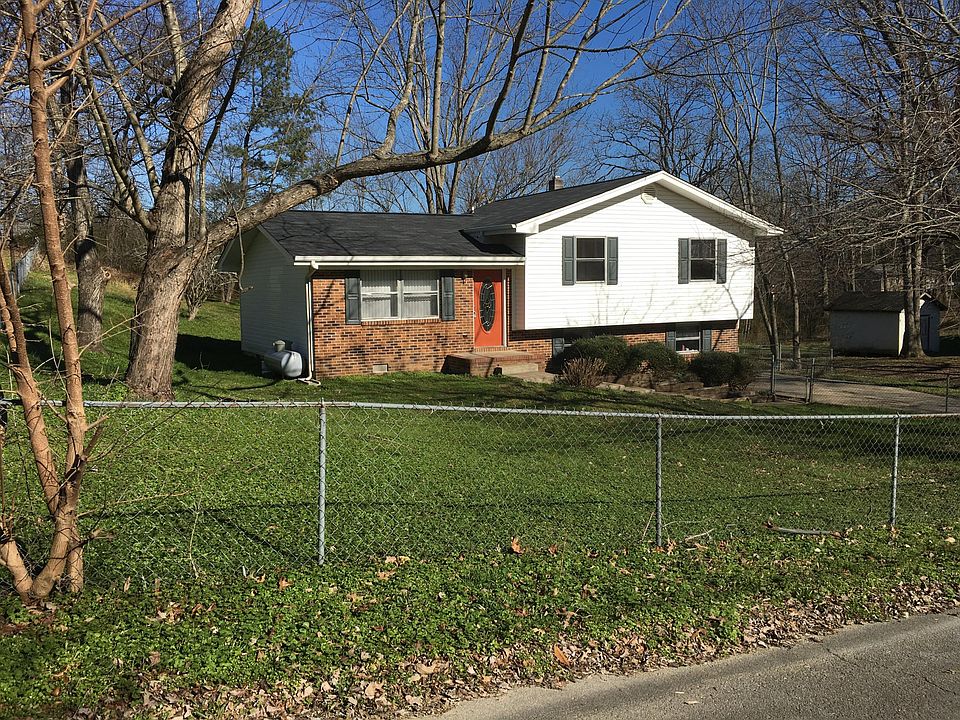 1st image of 169 Laurelwood Cir