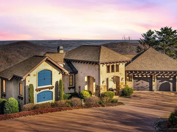 209 Craggy Rock Ln, Landrum, SC 29356