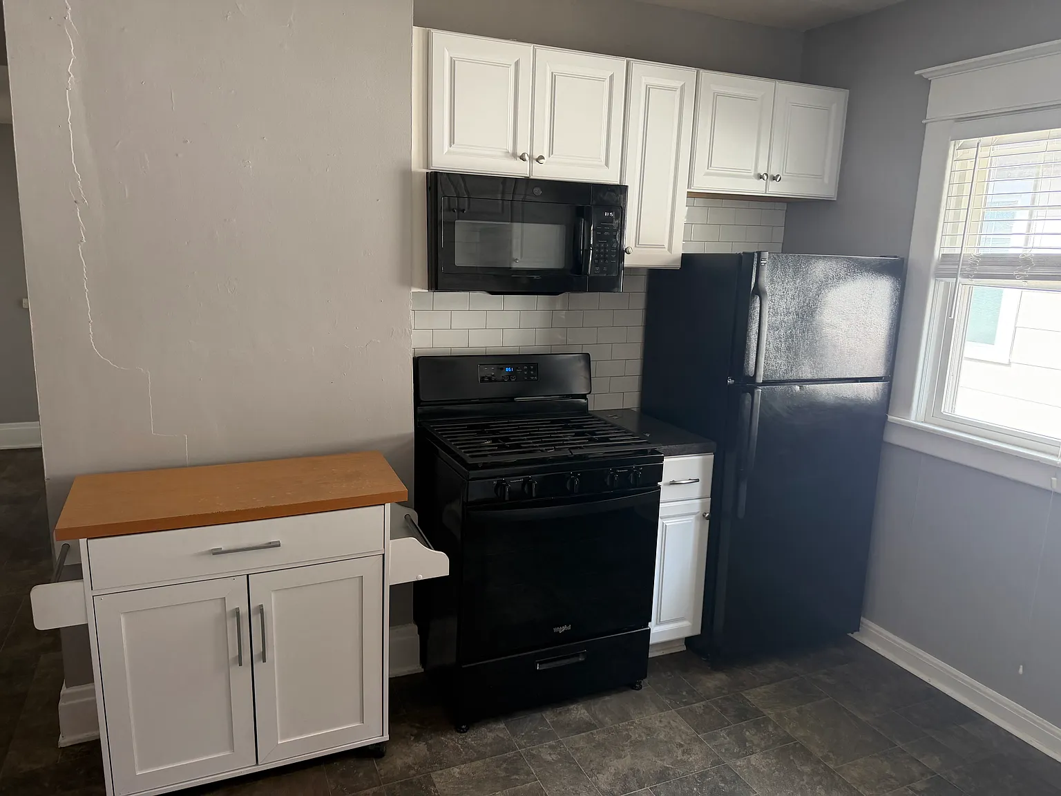 3 bed, 1425 sqft, $1,750 — Photo 2