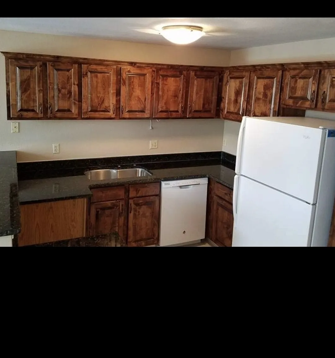 1 bed, 968 sqft, $1,800 — Photo 2