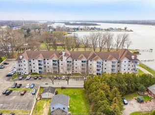 40 Adams Ln #114, Lasalle, ON N9J3R4