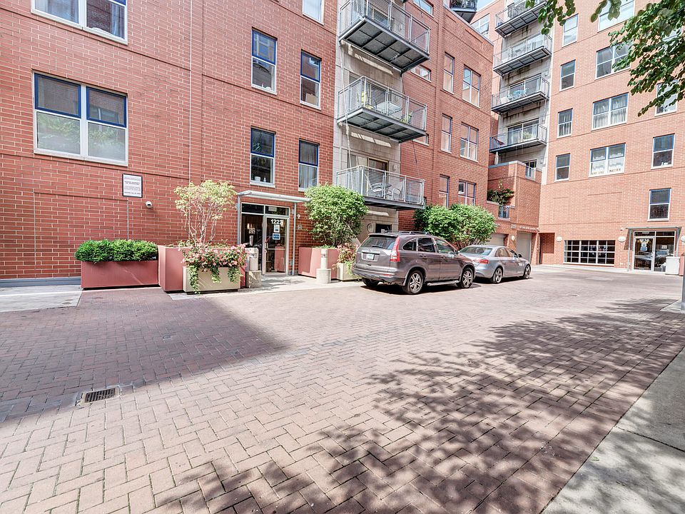 1st image of 1222 Chicago Ave #B-402