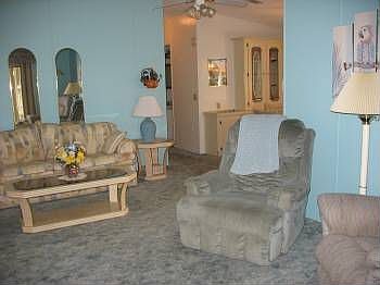 4th image of 16527 Avenida Del Lago