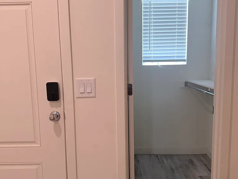 2236 W Laurie Ln — Photo 10