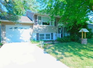 2713 S Skyway Rd, Peoria, IL 61607