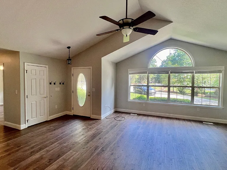 39 Leaf Cir — Photo 8