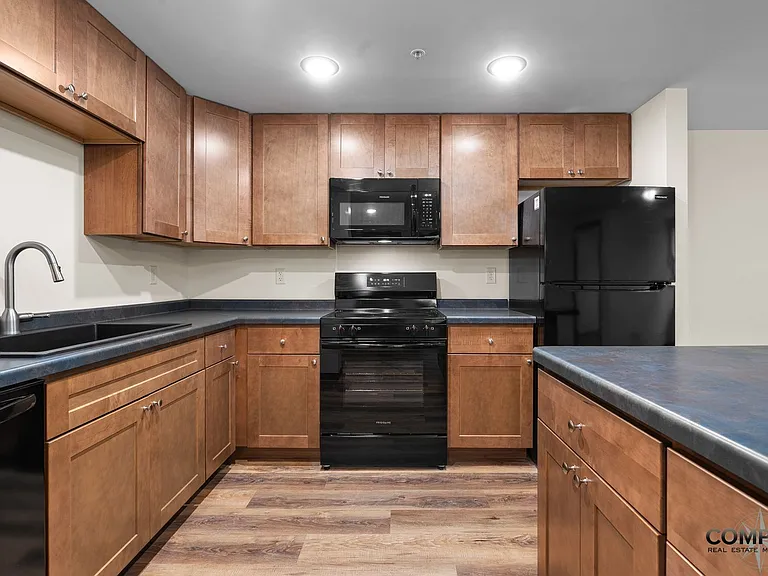 610 Gray St Apartments — Photo 19
