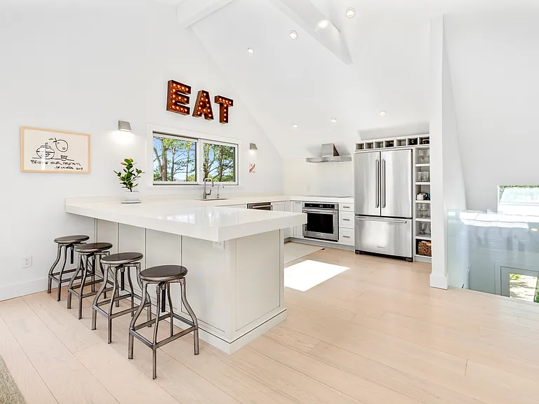 6 Castle Ct — Photo 5