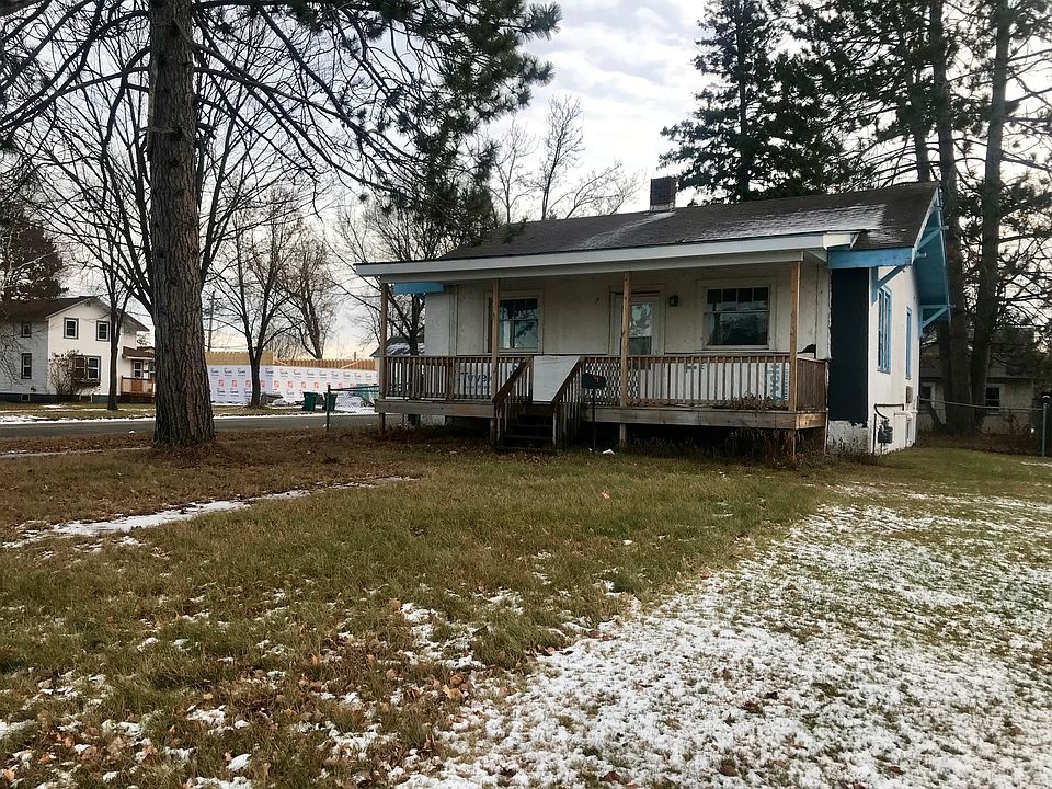 1st image of 224 SE 1st St