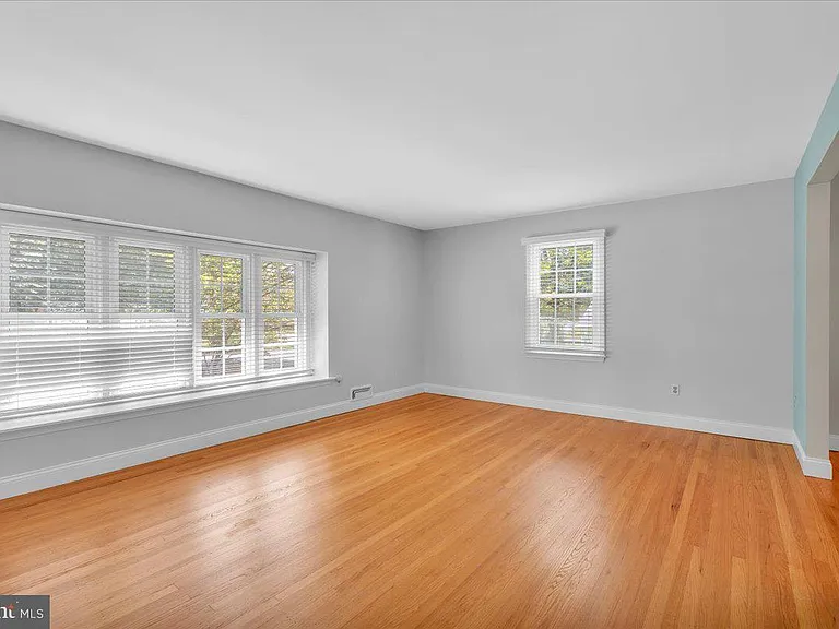 118 Fenwick Rd — Photo 4