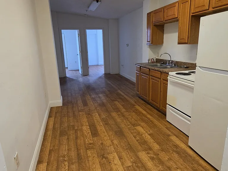18 Catherine St #2H — Photo 10